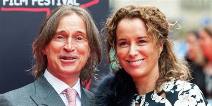 Anastasia Shirley Bio, Age, Robert Carlyle, Ava Carlyle, Harvey, Pearce Joseph Carlyle, Net Worth