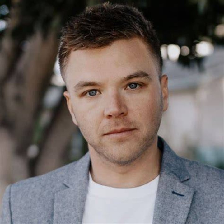 Brett Davern Height, Weight, Net Worth, Age, Birthday, Wikipedia, Who, Nationality, Biography