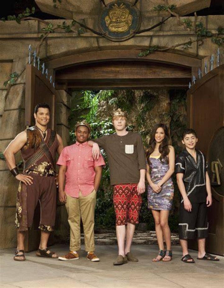 Doc Shaw Bio, Wiki, Age, Height, Dating, Movies, Tv Shows, Illness, Pair of Kings, and Net Worth.