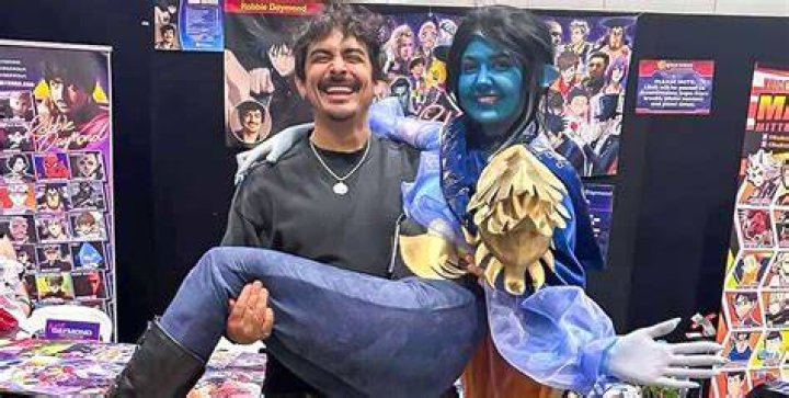 Eric Bauza Bio, Wiki, Age, Height, Wife, Children, Voices, Woodpecker, Tunes and Net Worth