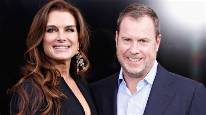 How Brooke Shields met her husband? Who has Brooke Shields dated?