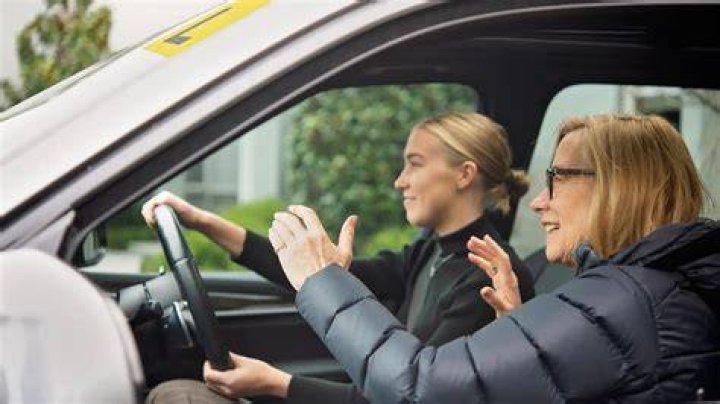 How To Handle A Learner Driver Caught Behind The Wheel?