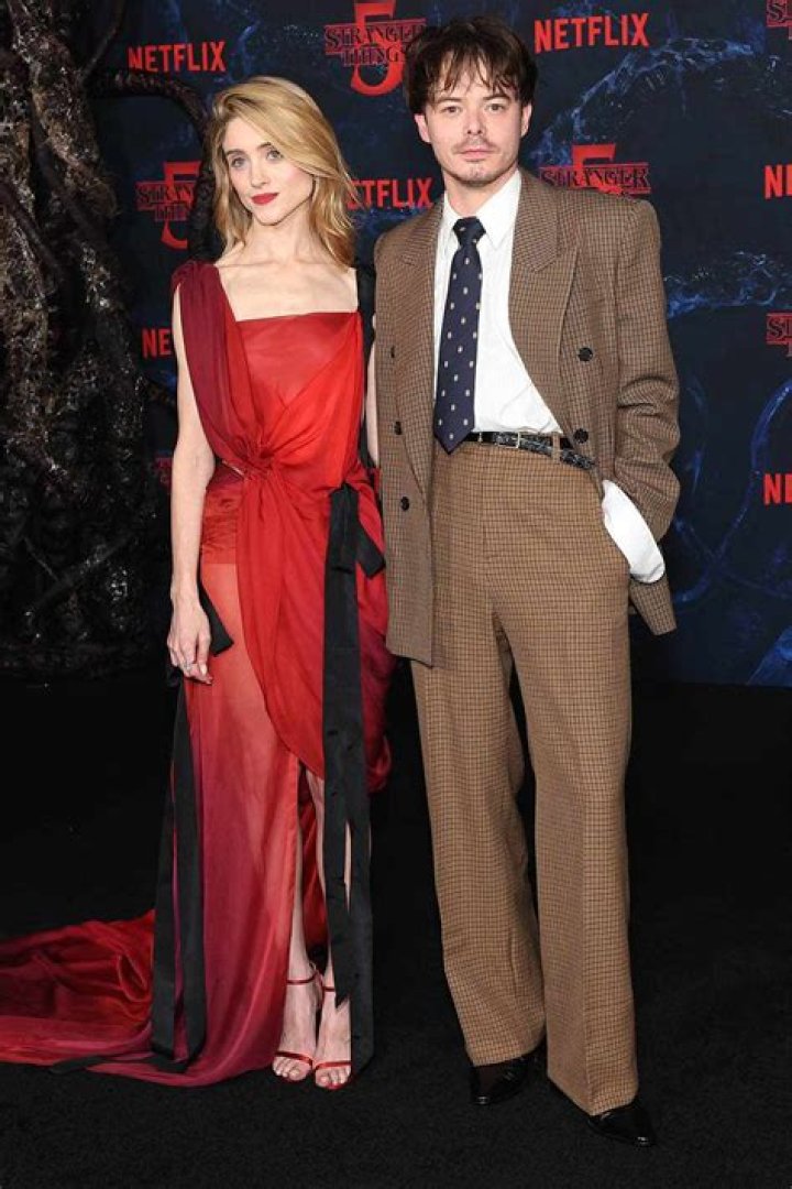 Is Natalia Dyer married? Who is Natalia Dyer husband? Is Natalia Dyer married to Charlie Heaton?