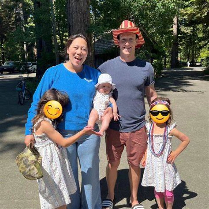 Jeff Mauro Bio, Wiki, Family, Wife, Children, Food Network series, and Net Worth.