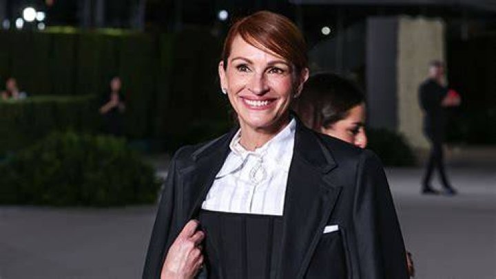 Julia Roberts on Parenting Twins Hazel and Phinnaues as Adults Hollywood Life |