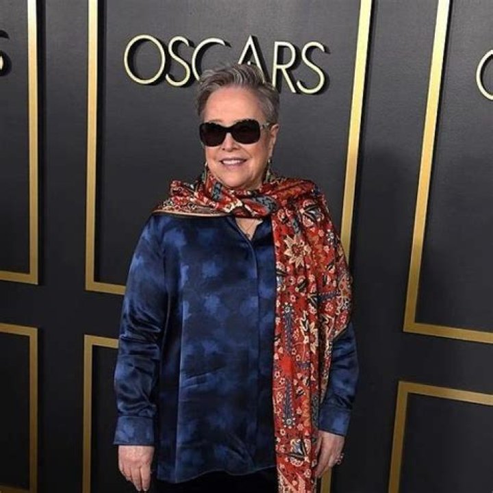 Kathy Bates Gay, Net Worth, Age, Husband, Married, Height, Lesbian, Bio