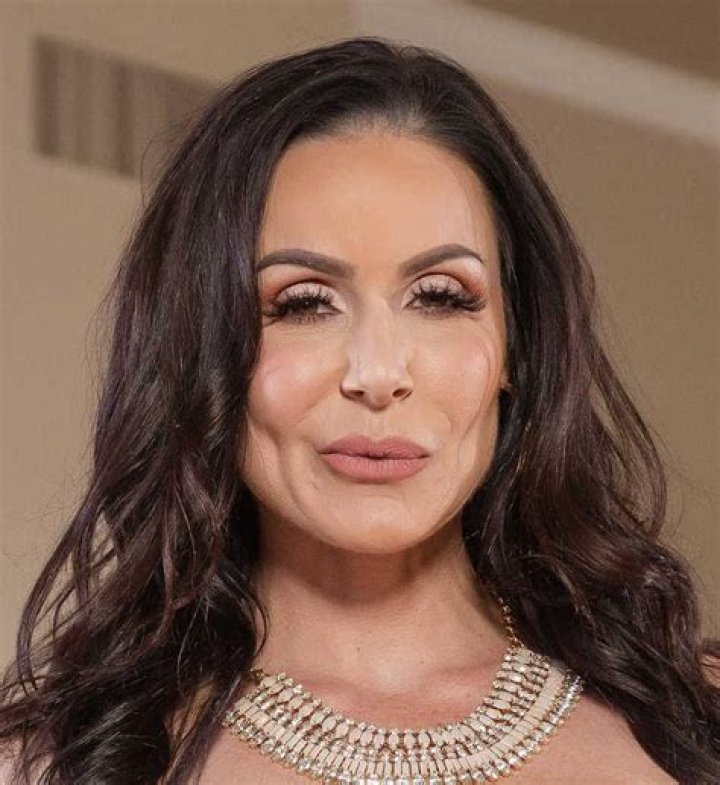 Kendra Lust Biography, Net Worth, Height, Weight, Age, Size, Awards
