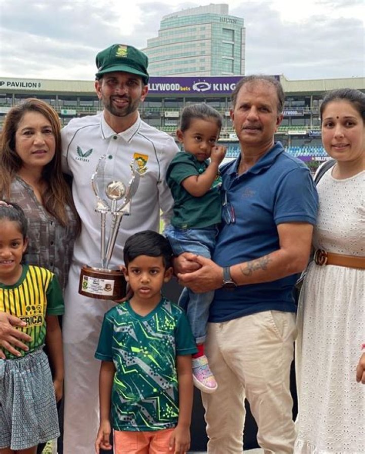 Keshav Maharaj Height, Weight, Net Worth, Age, Birthday, Wikipedia, Who, Nationality, Biography