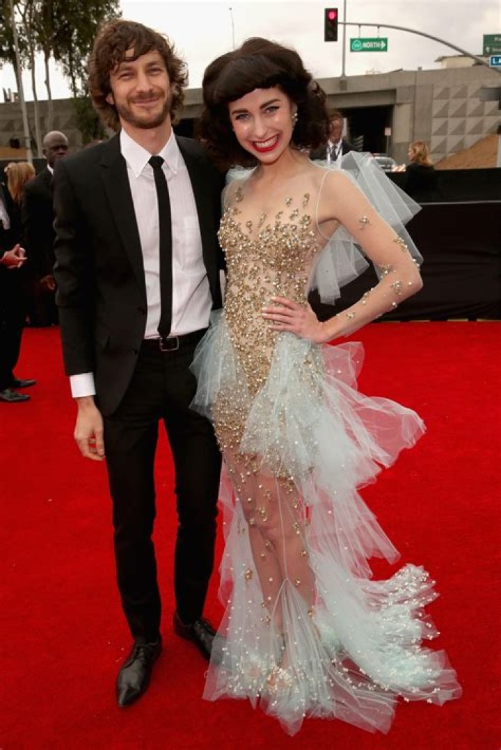 Kimbra: dating, net worth, tattoos, smoking & body measurements