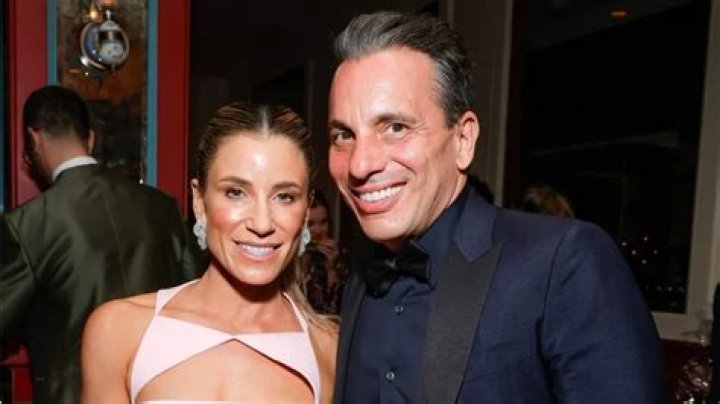 Lana Gomez – Biography and Facts about Sebastian Maniscalco’s Wife