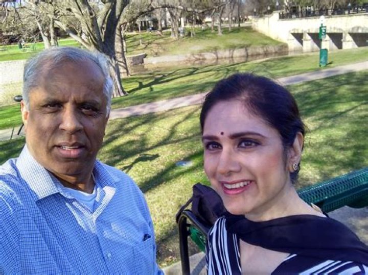 Meenakshi Seshadri Parents: Meet Sundari Sheshadri