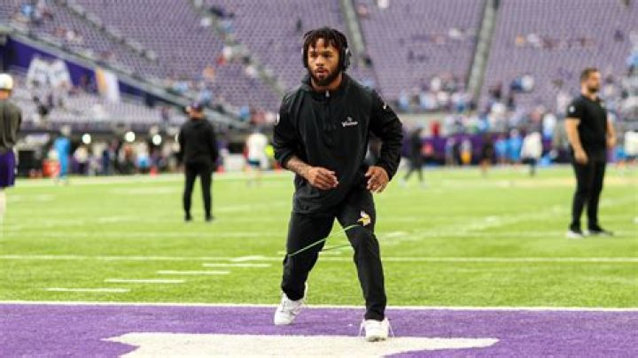 Myles Gaskin Girlfriend: Get to Know The Running Back