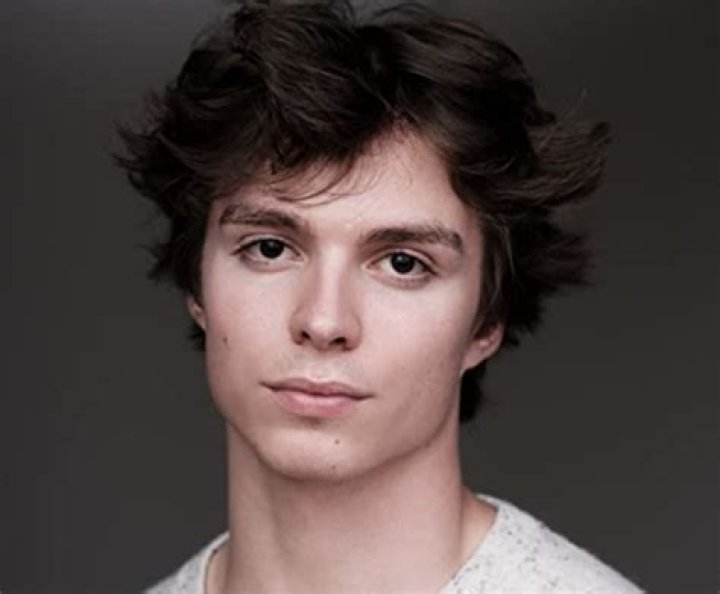 Nicholas Alexander Chavez – Meet New Spencer Cassadine On General Hospital