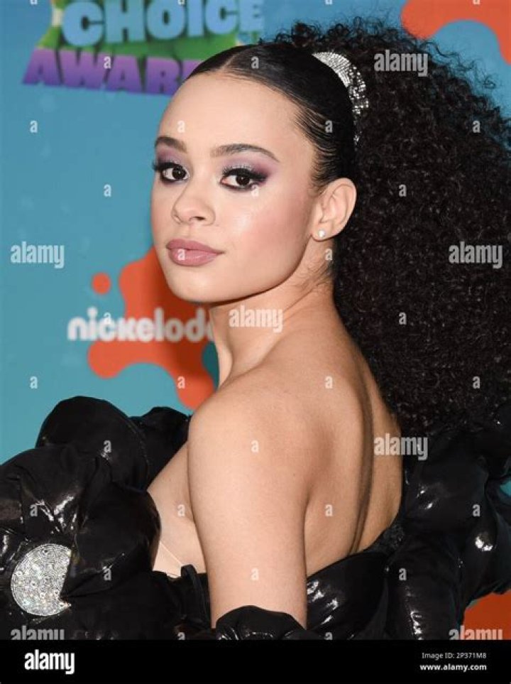 Sam Ashe Arnold Wikipedia, Biography , Age, Girlfriend Instagram: Are You Afraid Of The Dark