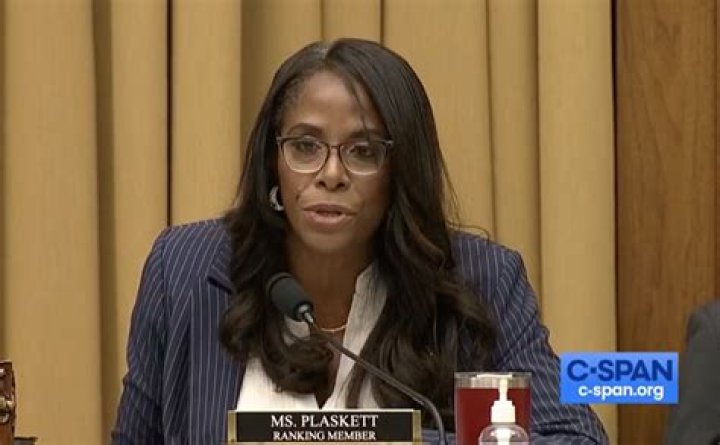 Stacey Plaskett Biography , Height, Age: How Old Tall Is The American Politician?