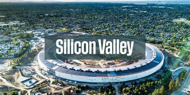 Unveiling The Fortune Behind The Silicon Valley Pioneer: Gordon Moore's Net Worth