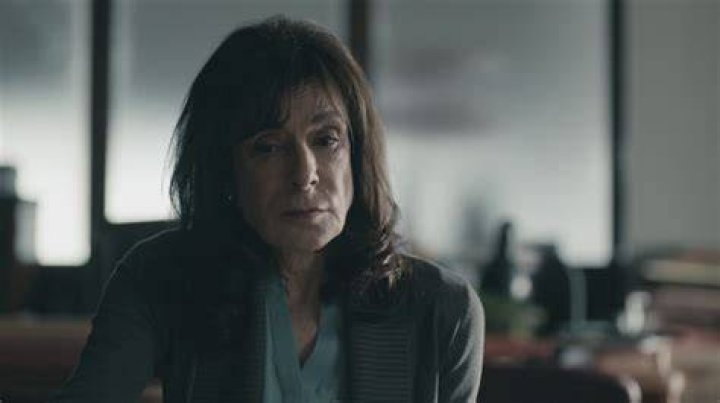 Who is Jeannie Berlin’s mother? Who is Sid in succession?