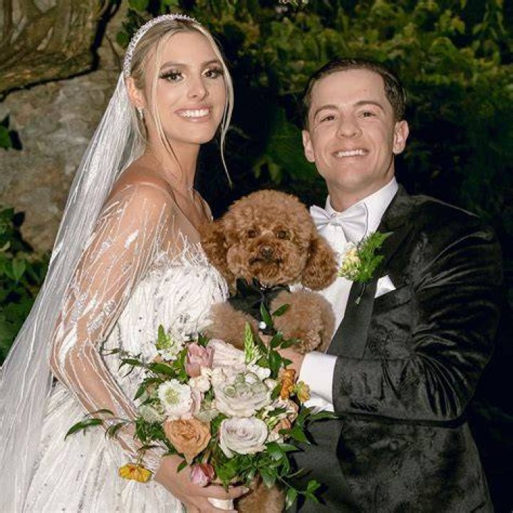 Who proposed Lele Pons? Where did Lele Pons get engaged?